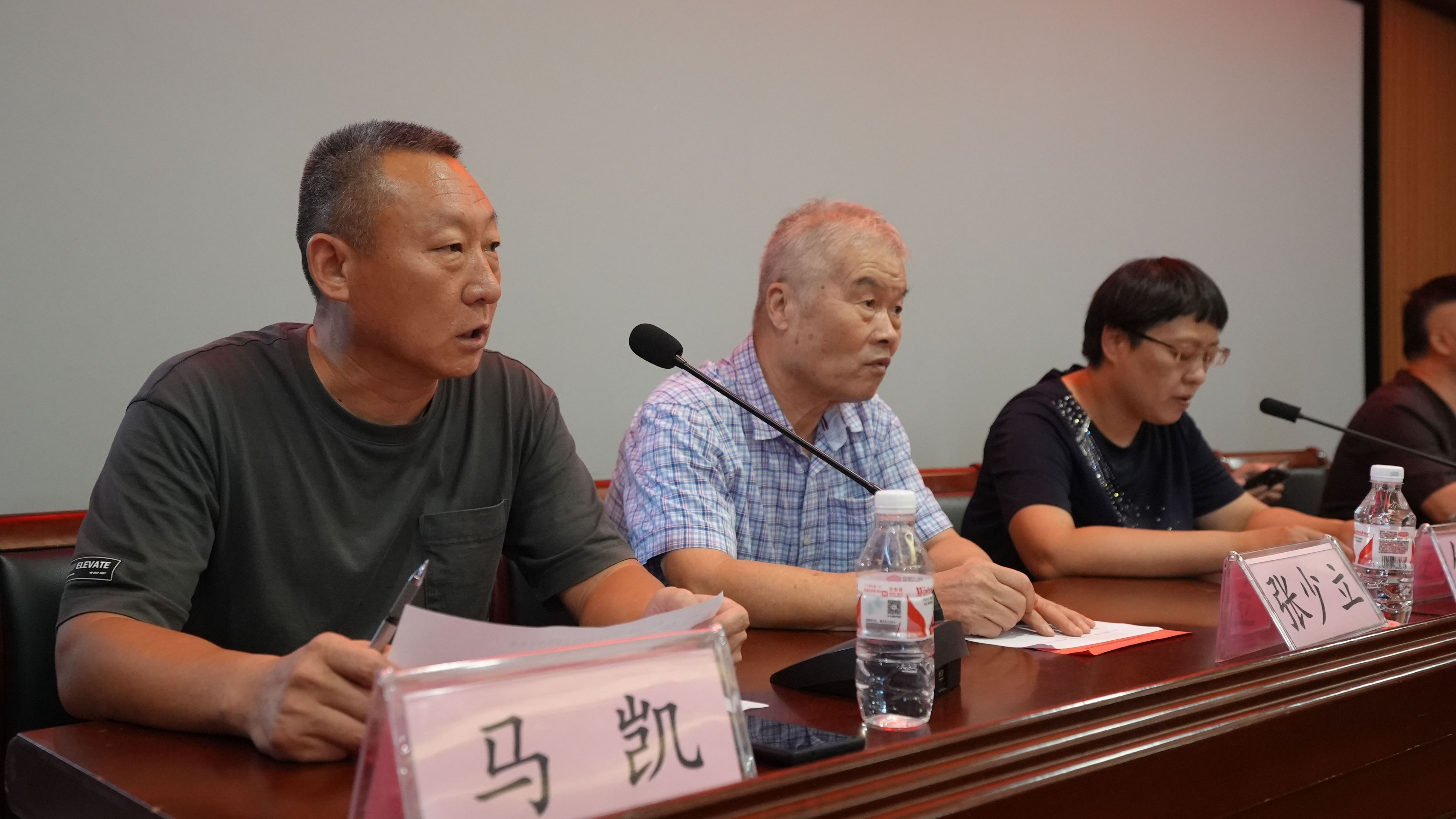 金辉酒业集团董事长池金清出席鹿邑县第二高级中学第七届池金清奖学金